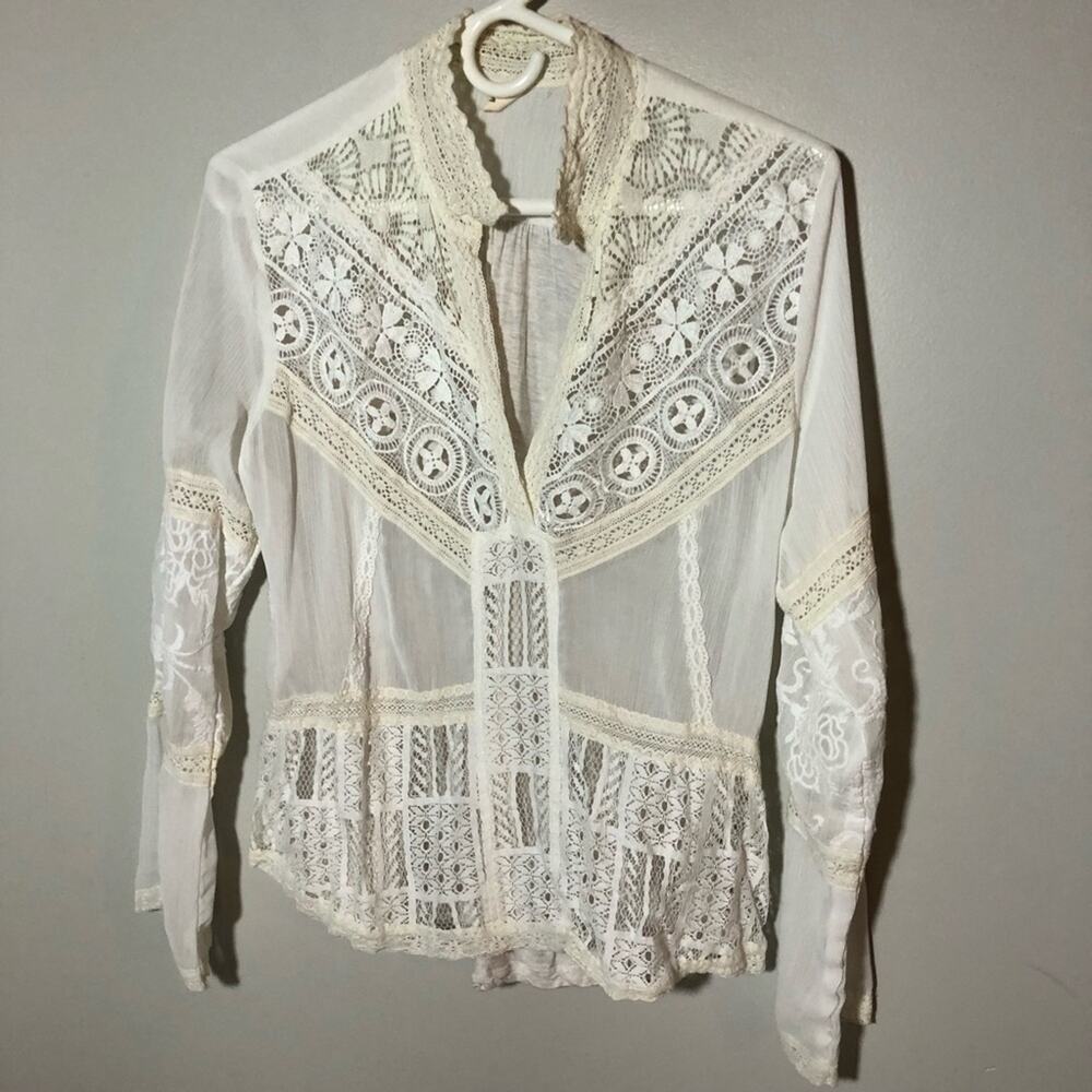 Tiny Anthropologie Victorian lace crochet blouse M ivory festival cottage dainty
